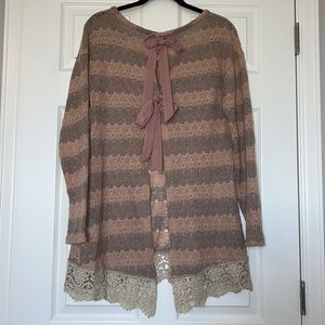 NWT A’Reve Split Back Sweater with Back Ties & Lace Trim Details Size Me…